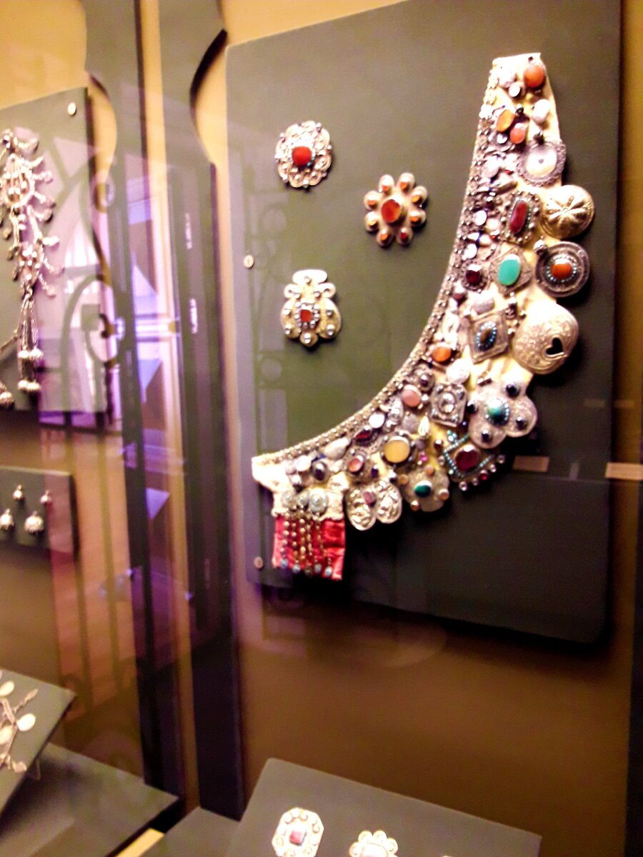Уникальный музей Татарстана в котором хранится 910 000 экземпляров экспонатов. Карета, богатые украшения и изделия из…