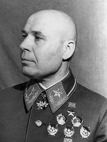  Очевидно, что выдающихся военачальников и полководцев, командующих войсками во время Великой Отечественной войны было множество.-4