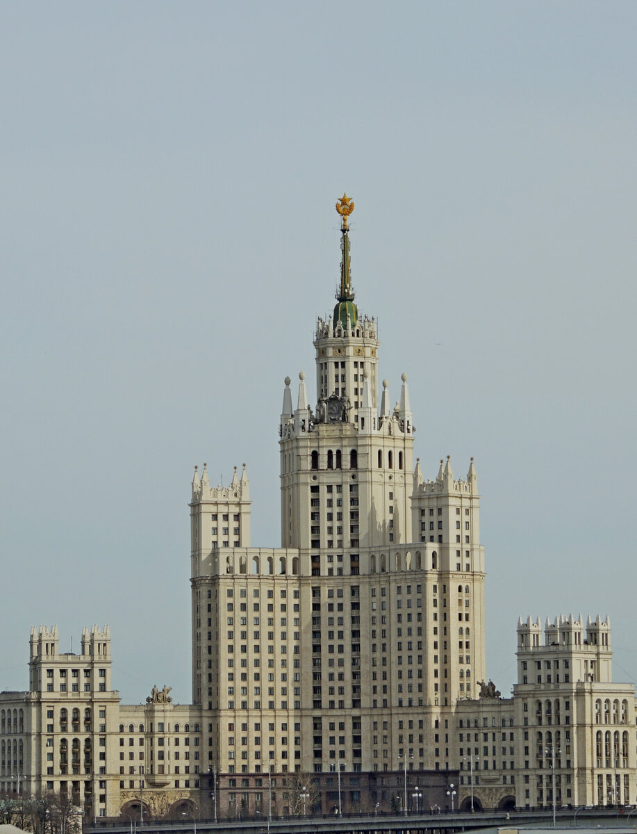 Дом на котельнической набережной внутри