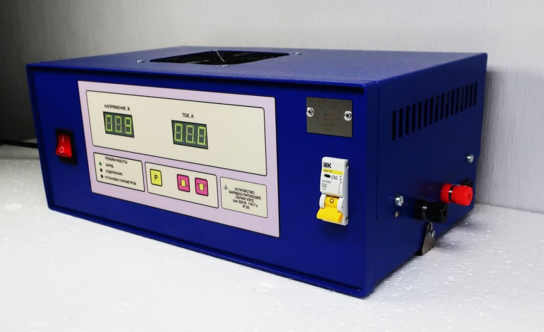 Зарядное устройство автомобильное