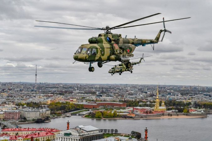 Репетиция воздушного парада в честь 75-летия Победы в ПетербургеПресс-служба Минобороны РФ
В обращении к гражданам России Путин пообещал, что и праздничный парад на Красной площади, посвященный 75-летию Победы, и шествие "Бессмертного полка" обязательно состоятся.
