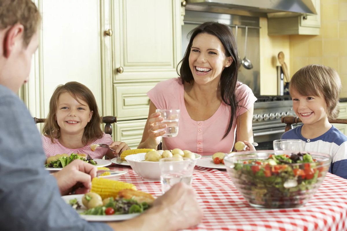 https://childventures.ca/blog/2014/11/family-dinners-myth/