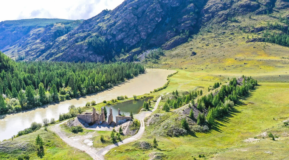 Заброшенная Акташская ГЭС. Фото из интернета.