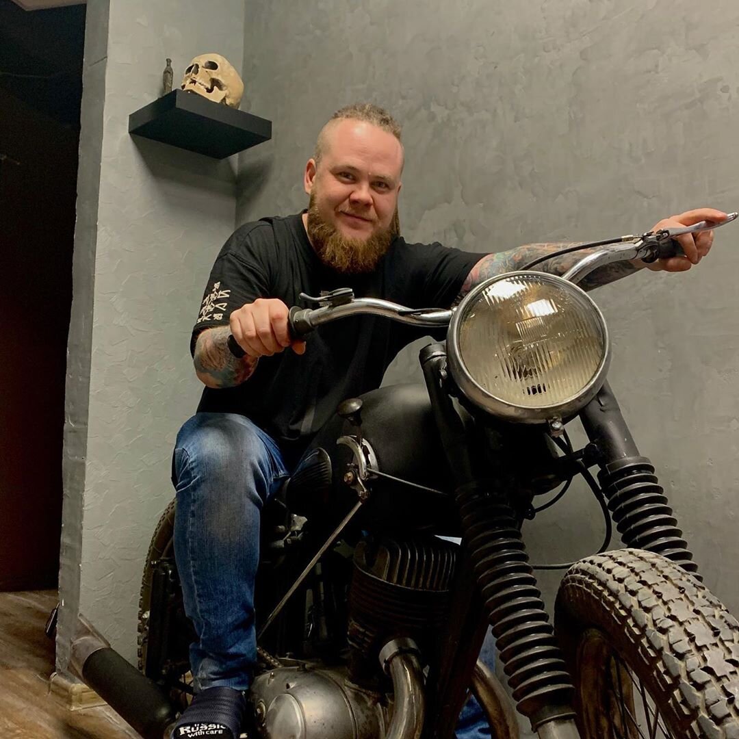 Мне нужна твоя одежда, кожа, и я сделаю тебе шедевр.