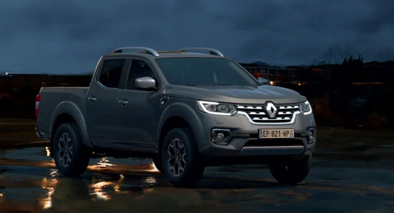 Пример фирменной оптики рено. Иcточник: https://yandex.ru/news/story/Renault_predstavil_obnovlennye_kommercheskie_modeli--d931e8e9b09347f46a210d53857ef538