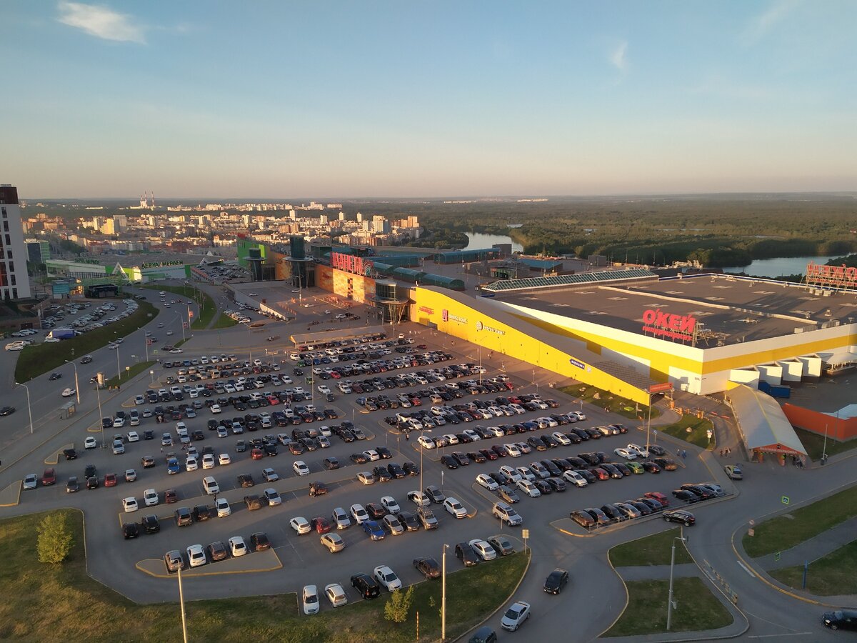 Парковка Планеты, вечер. Здесь и далее все фото автора.