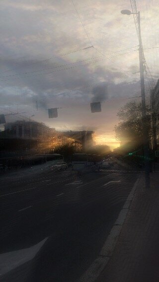 Размазанный город хорошо соотносится с текстом, правда же?