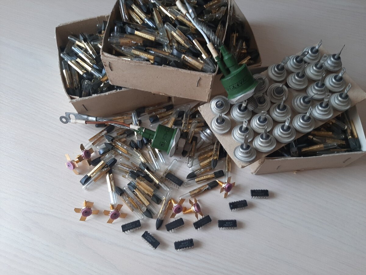 Радиодетали из коллекции.( не все)