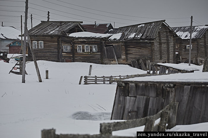 Дома в деревне, многие брошены