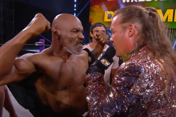 32Майк Тайсон и Крис ДжерикоКадр: All Elite Wrestling / YouTube