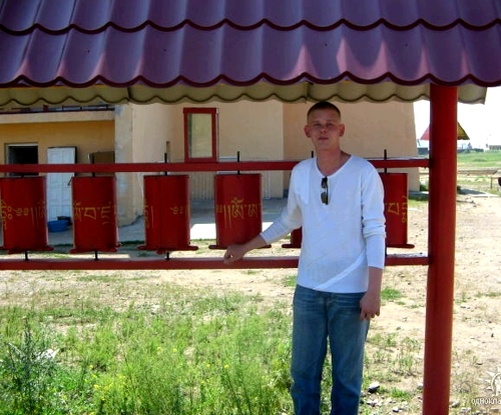 Фото еще совсем молодого Автора (Иволгинский дацан, г. Улан-Удэ).