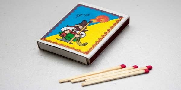 Спички в парафине-могут подолгу быть в воде и не промокнуть