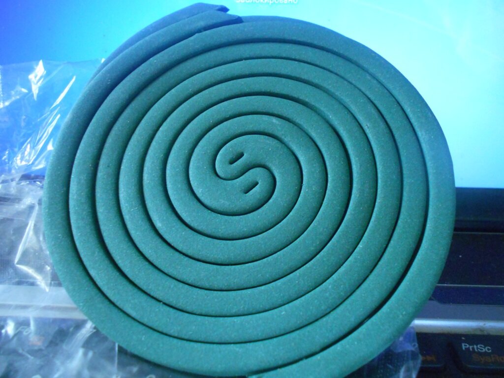 В упаковке 10 штук, каждая рассчитана на 8 часов, итого 80 часов спасения.