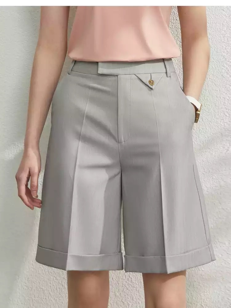 Красивые шорты, но будьте аккуратны с размером, они маломерки. Нужно заказывать больше на размер или два.