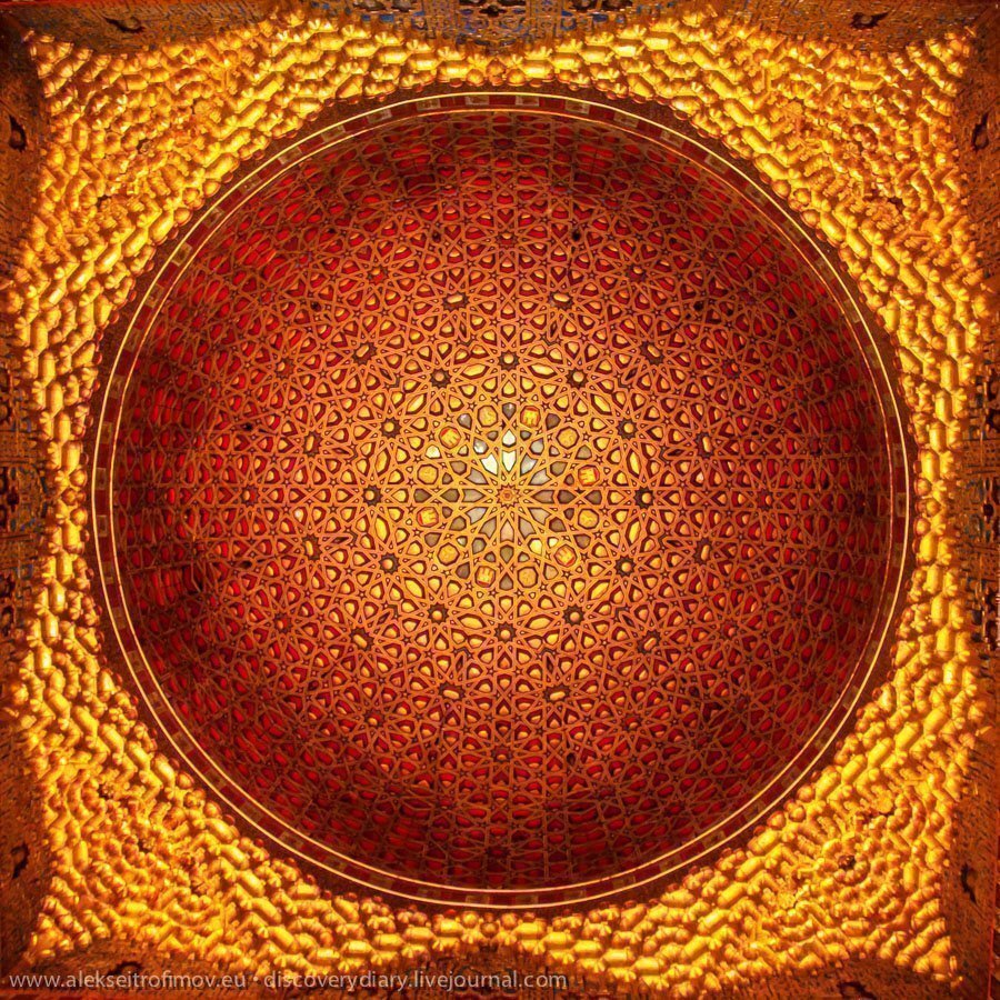 Свод, представляющий Вселенную, Алькасар в Севилье, Испания, 1427 г.
Источник: duhmaga.ru