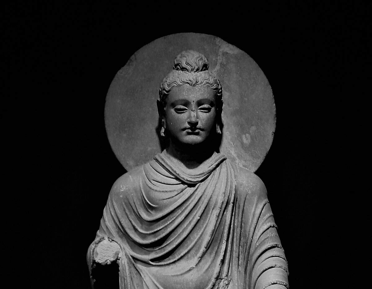 Яркий пример греческой статуи Будды
