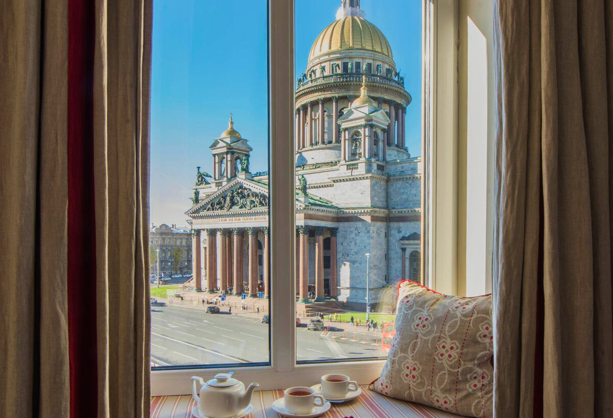 санкт петербург за окном