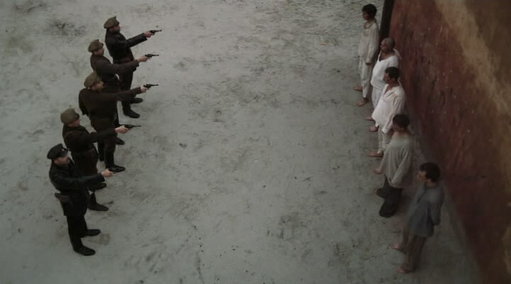 Приснился расстрел. Очки для стрельбы. Стрелять в очках. Расстрел парижской коммуны. К чему снится повешенный человек.