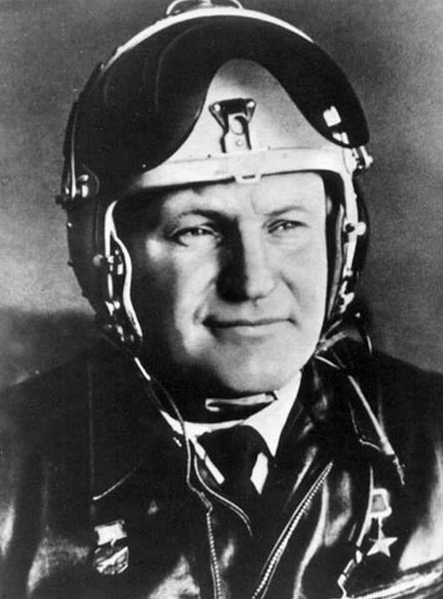 Рис Г.М. Шиянов в ЛИИ. Источник фото http://www.testpilot.ru/base/wp-content/uploads/2012/01/shiyanov_gm1.jpg