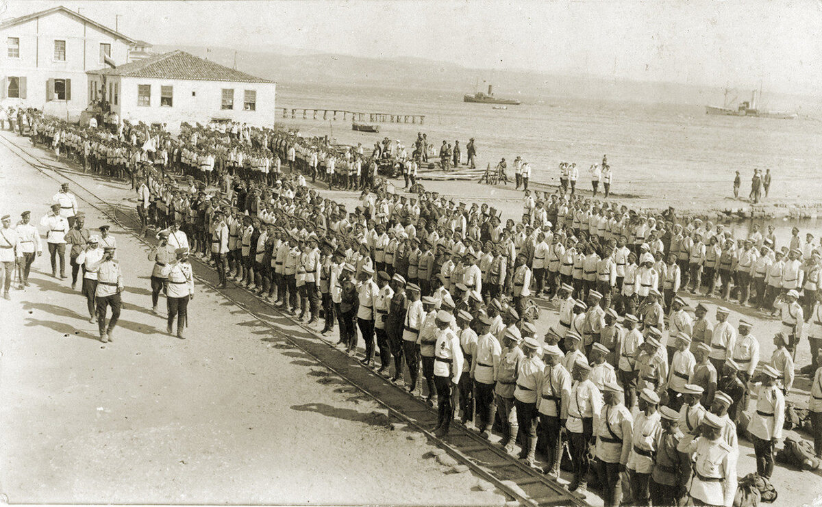 Казаки беженцы 1920 г. Галлиполи,  в 300-х километров от нынешнего Стамбула.