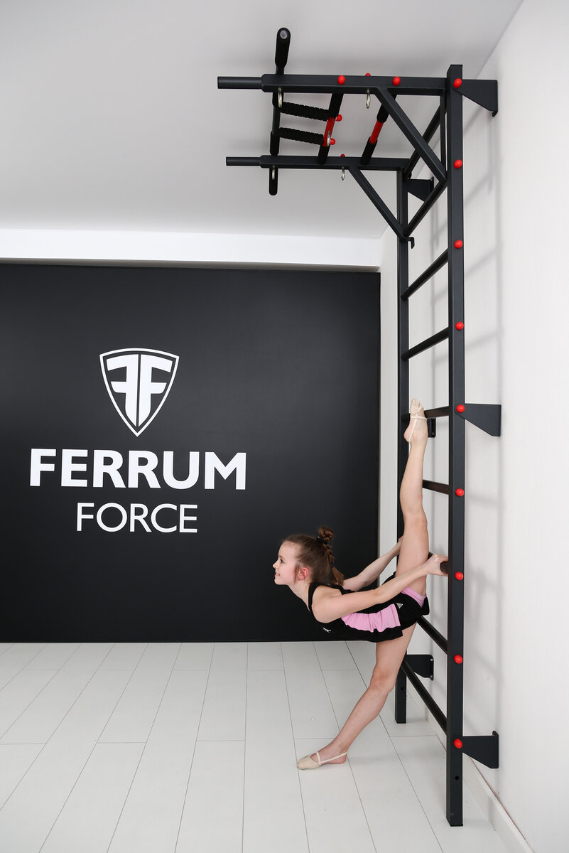 Упражнения на шведской стенке для детей, занимающихся спортивной гимнастикой, танцами, акробатикой и другими видами спорта, которые требуют растяжки.