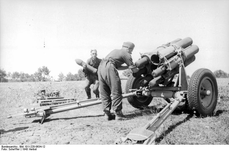 Шестиствольный миномет 15cm Nebelwerfer 41.                                                                                       Источник изображения: By Bundesarchiv, Bild 101I-220-0634-12 / Scheffler / CC-BY-SA 3.0, CC BY-SA 3.0 de, https://commons.wikimedia.org/w/index.php?curid=5476581