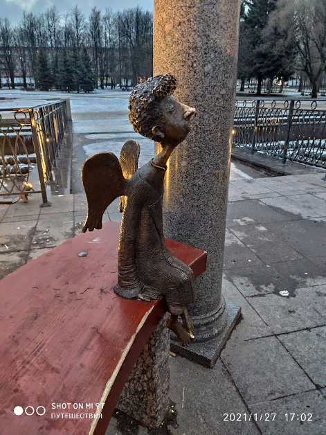 Петербург. Любашинский сад. Скульптор Роман Шустров. Фото автора (листайте галерею)