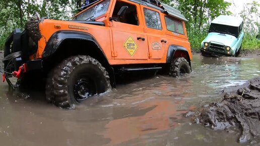 Оторвали бампер на радиоуправляемом Land Rover DEFENDER когда вытаскивали