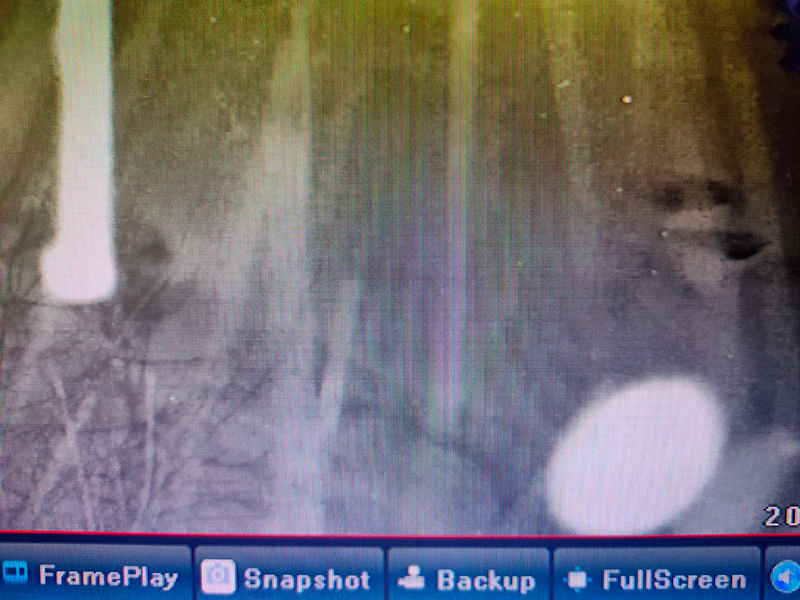 Так камера воспринимает идущий снег. Белые полосы - это падающие снежинки