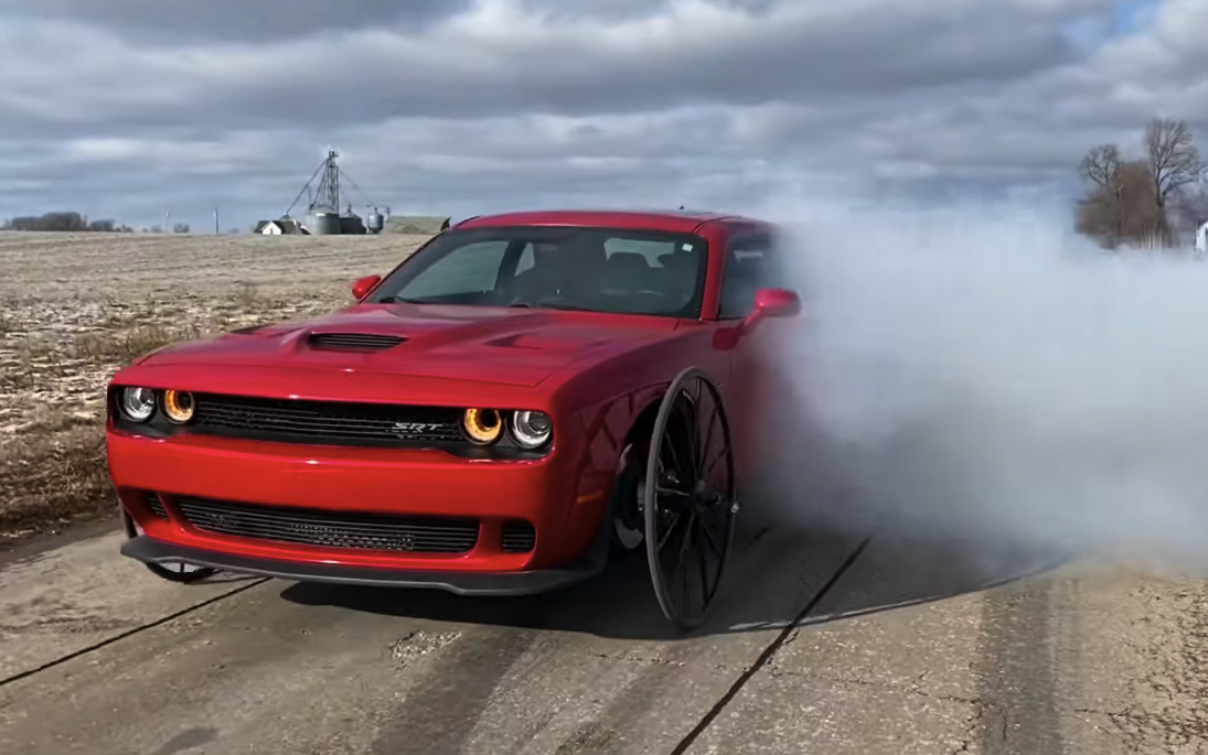 Давидыч dodge Challenger Hellcat