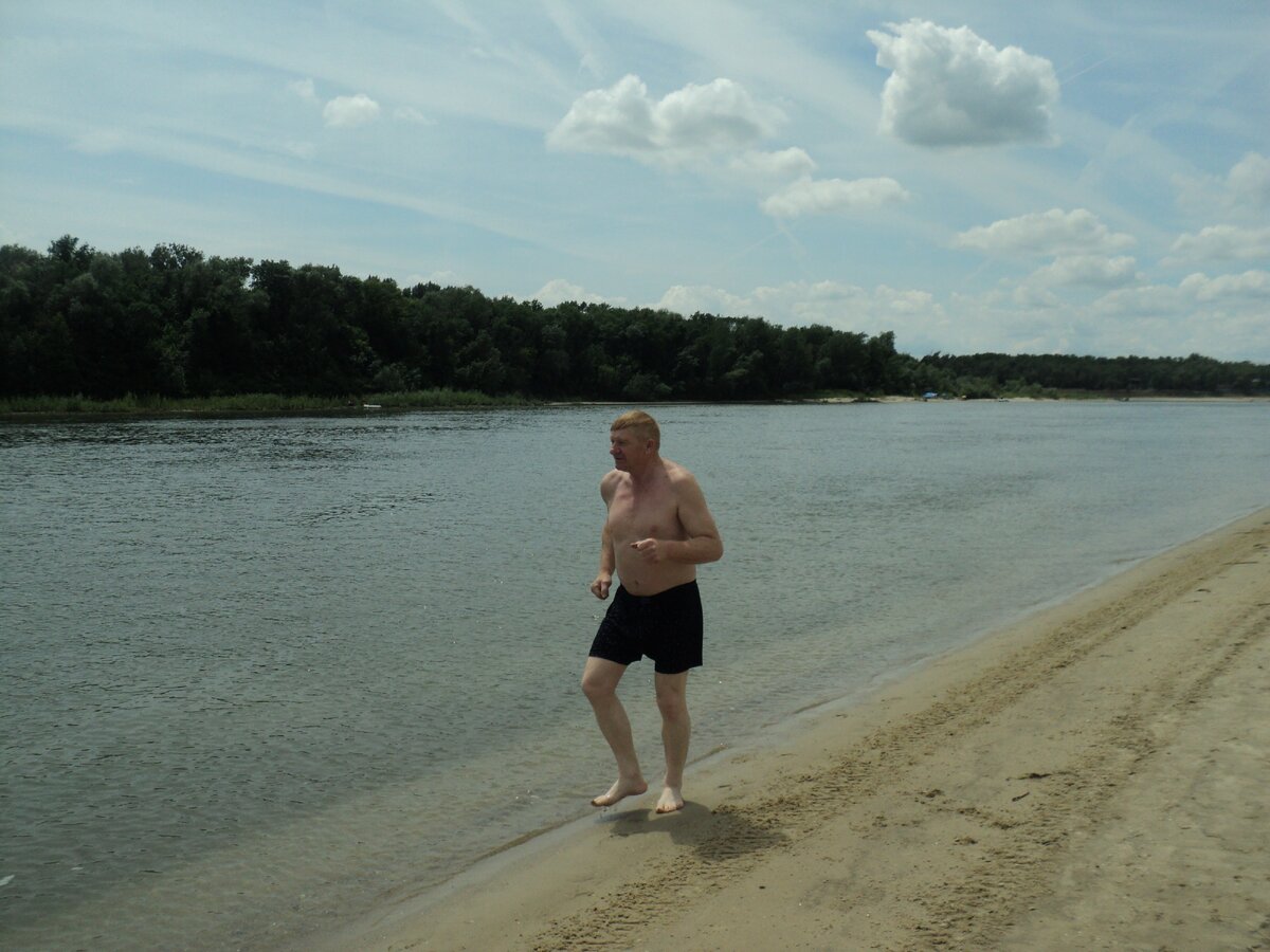 Наш папа на пробежке, Ростов тоже бежит, фото автора