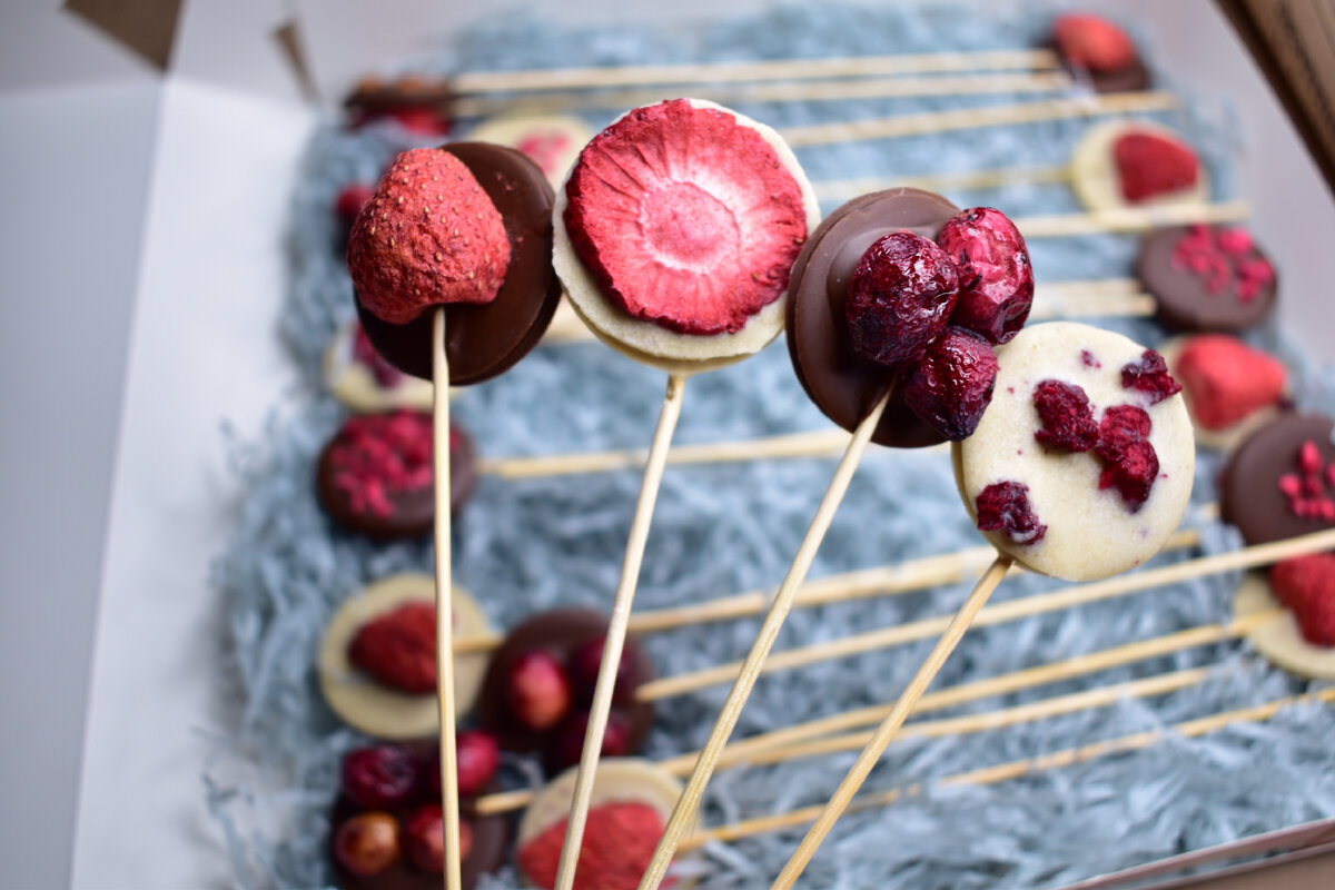 ПП медианты на шпажках с сублимированными ягодками 