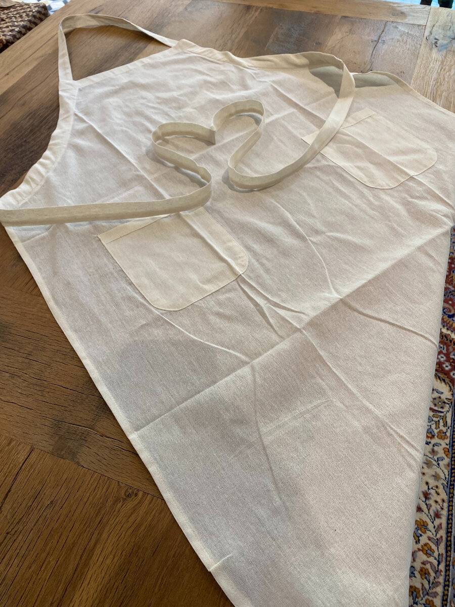 Фартук натурального цвета