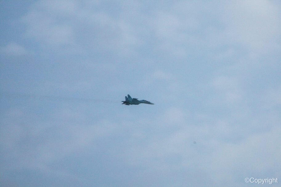 над волгоградом самолёт с 2 парами крыльев. над волгоградом военные самолеты летают. самолеты над волгоградом. Astr самолёт. над волгоградом летают самолёты.