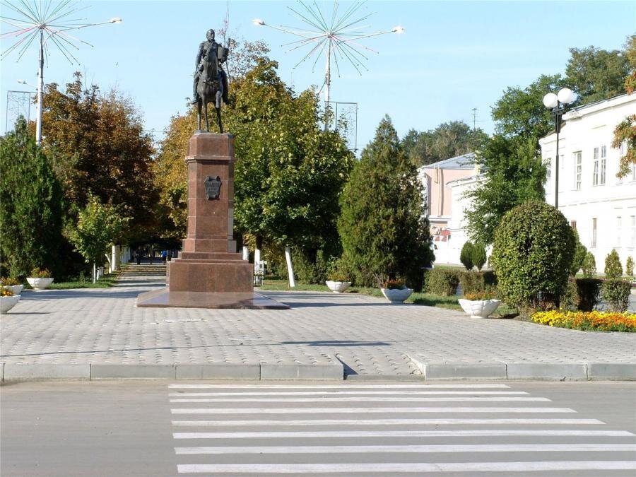 Дону новочеркасск. Достопримечательности Новочеркасска Ростовской. Памятники города Новочеркасска. Новочеркасск достопримечательности города. Достопримечательности Новочерк.