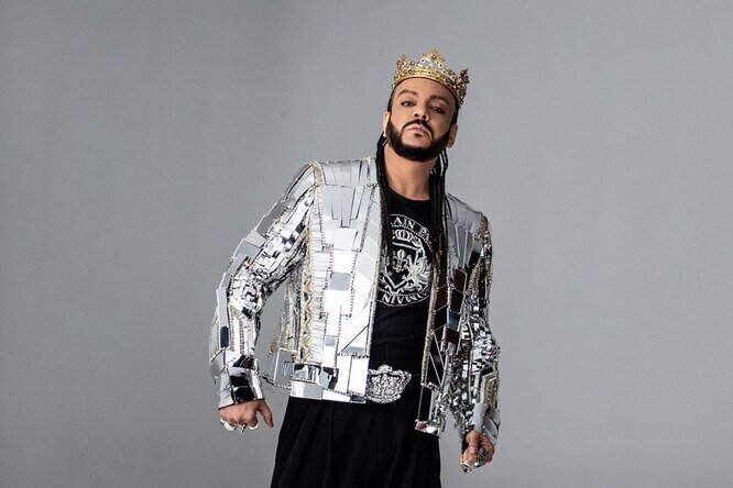 Филипп обладает совершенно уникальным сочетанием качеств, которые делают его звездой мирового масштаба. Талант и отличный слух помогают ему как исполнителю, а напористость, трудолюбие и исключительный вкус способствуют развитию карьеры шоумена.