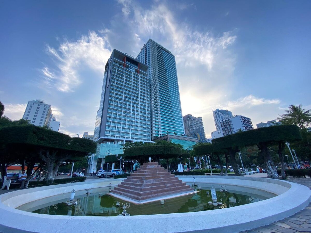 Центральный променад вдоль пляжа Нячанг