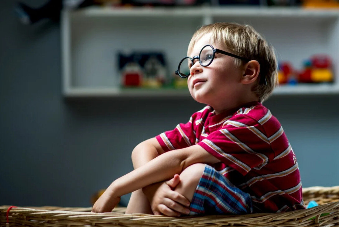 Малыш задумался 