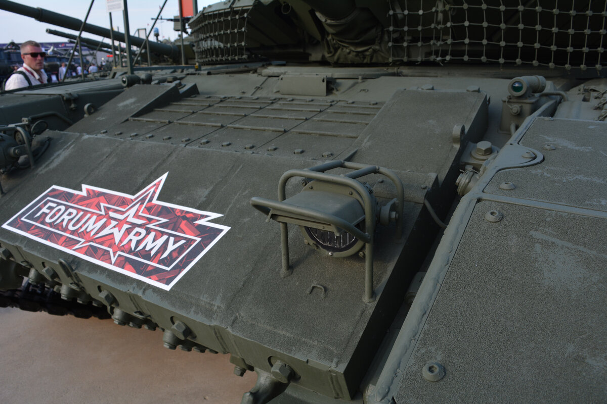 Вид на модуль ДЗ "Реликт". Т-90М