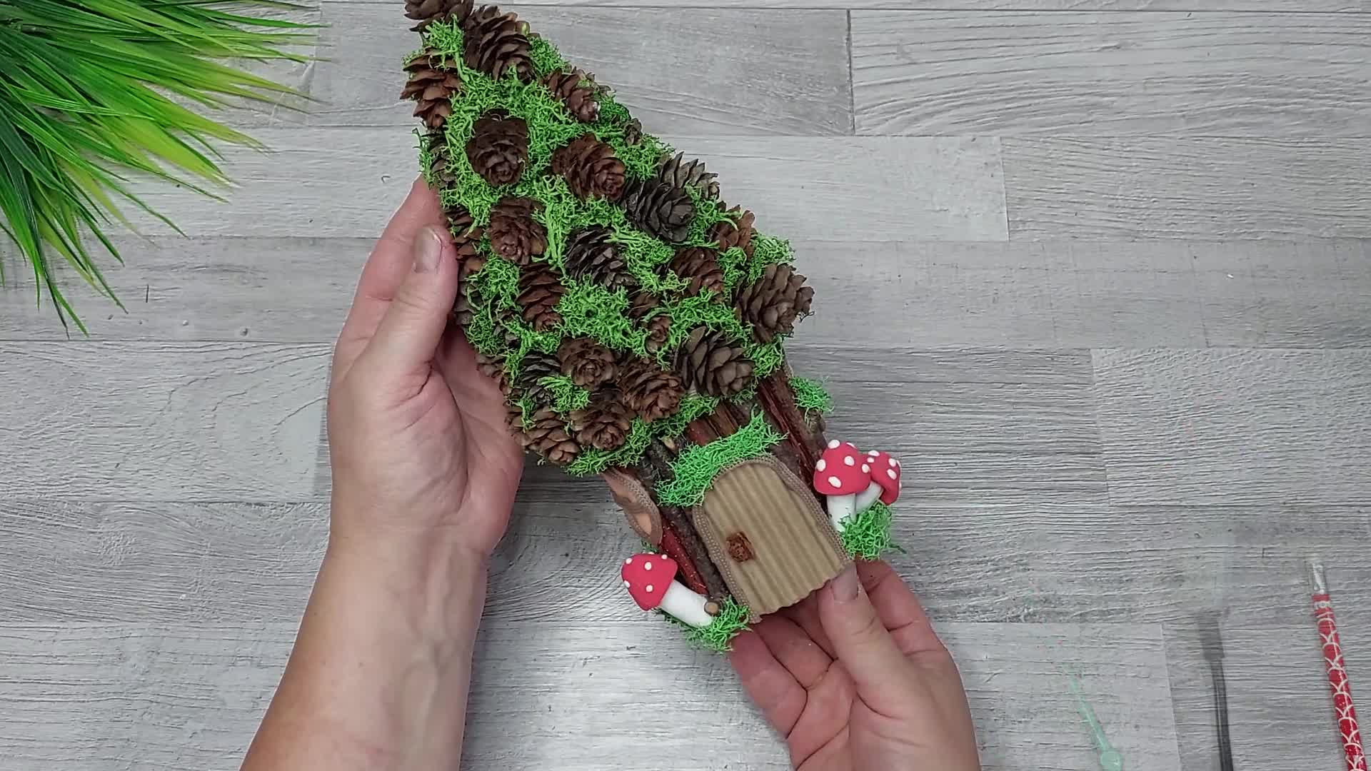 Леший из шишек