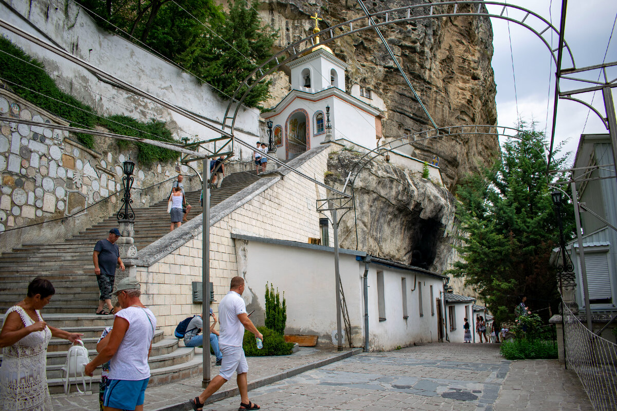 Успенский храм Свято-Успенского монастыря. Фотография автора статьи.