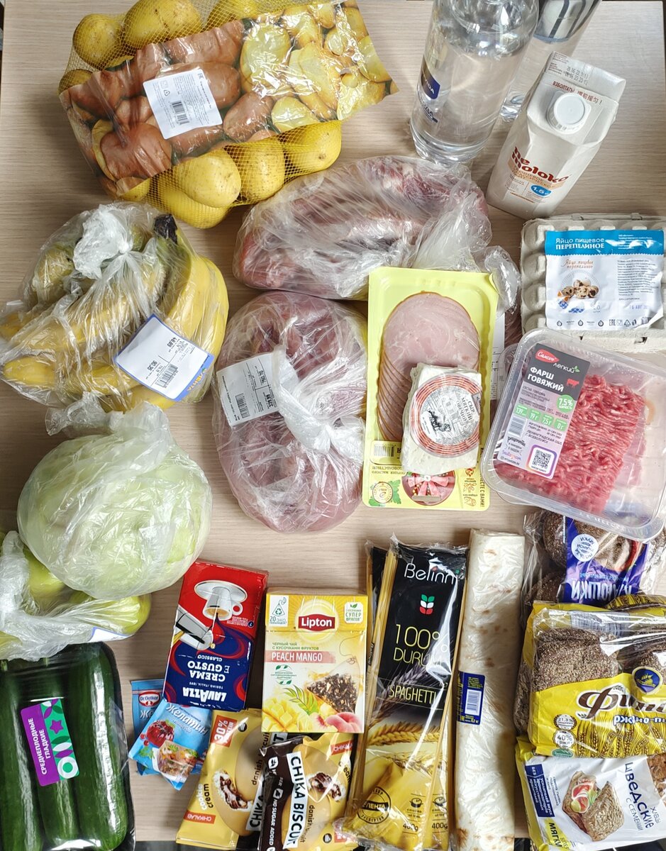 Набор продуктов скорректирован из-за аллергии, плюс, многое есть в "запасе", о чем я писала вчера.