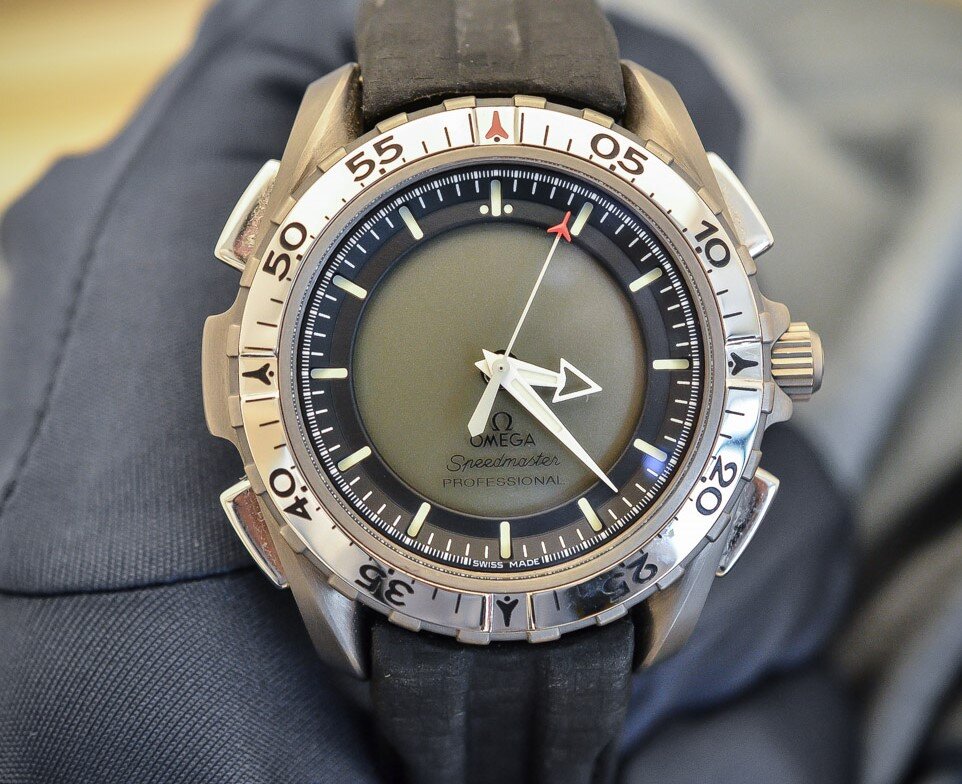Первое поколение Omega Speedmaster X-33, выпущенное в 1998 году