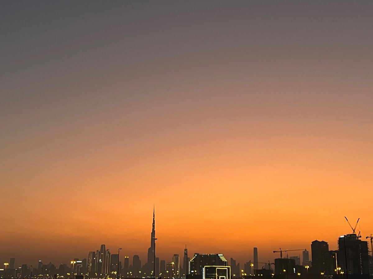 Вид на город из Eastern Star Residence, где мы будем снимать студии