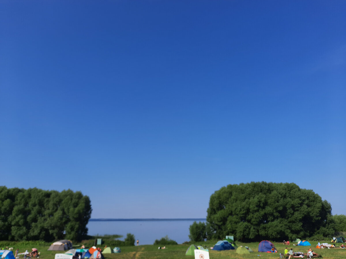 Один минус у этого кемпинга-нет парковки. 