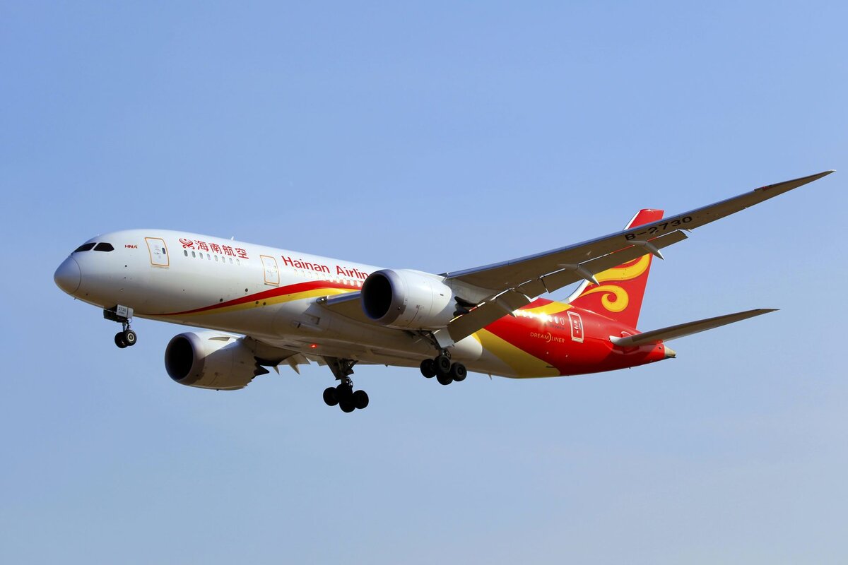 Boeing 787-8 авиакомпании Hainan Airlines; HNA Group - первый и крупнейший китайский пользователей Dreamliner'ов