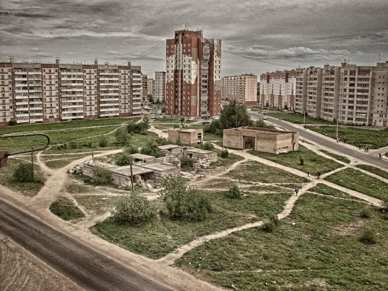 14-ти этажка по улице Рыленкова, 2003