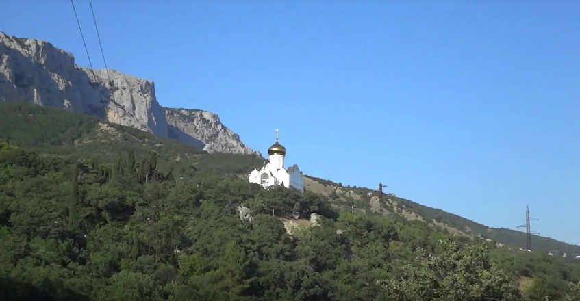 Вид с горы Ифигении, Храм Казанской Божьей Матери