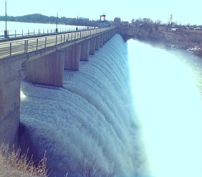 Плотина на реке Ишим возле Сергеевки.                                                                                                        
