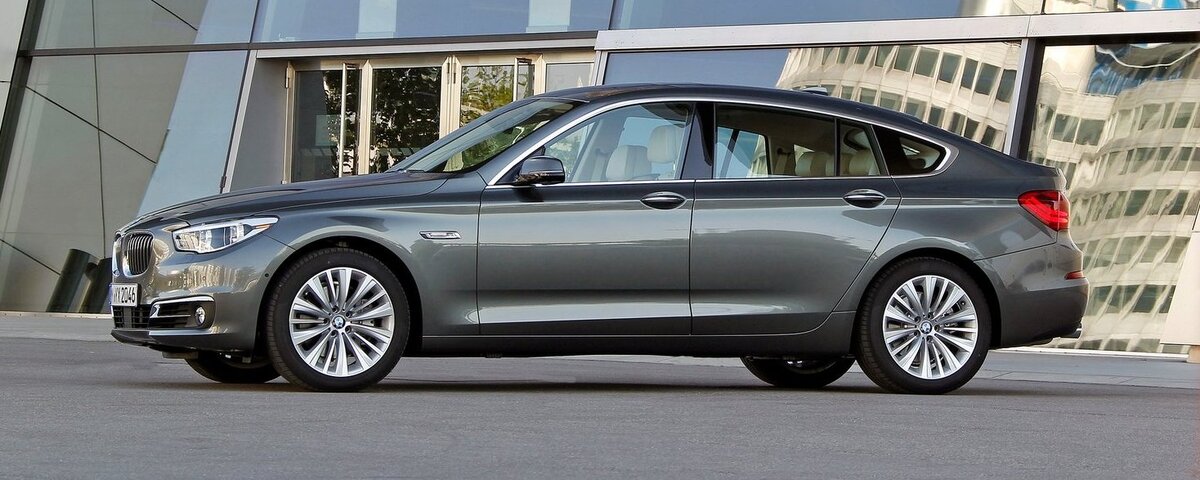 Первой странной и очень нишевой моделью на базе обыкновенного седана BMW стала 5-series GT, но на рынке она провалилась, что, собственно, завершает разговор о ней